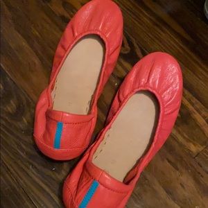 Poppy Tieks size 10